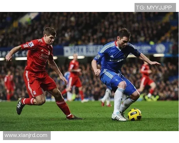 足球明星菲戈的生活揭秘：从绿茵场到家庭的幸福与挑战